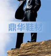 �����ߵ����۽�ƬЬ�ģ���ӭ�����������ǰ��Ǣ̸�� �������ߣ�13665928833