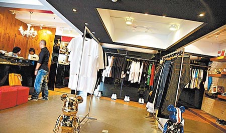 陈冠希投资鞋店 与周杰伦PHANTACi鞋店PK