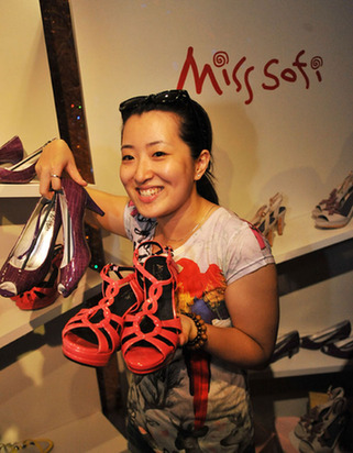 幸运游客获赠50双台湾品牌女鞋