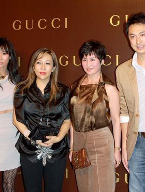 ����ϯGUCCI����ʱװչ ���żп�ƤЬ��ʱ��˧��