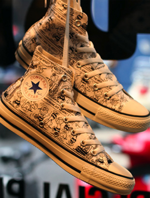 PEANUTS联名Converse推出60周年纪念史努比Chuck Taylor Hi鞋款