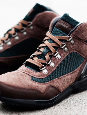 adidas ObyO联名James Bond和贝克汉姆推出ZX Trail Mid DB户外靴
