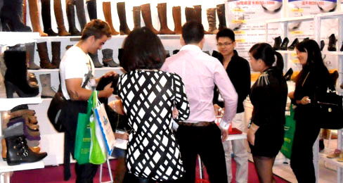 �Ӽ۸�ս����ֵս���й�Ь����ɱ�