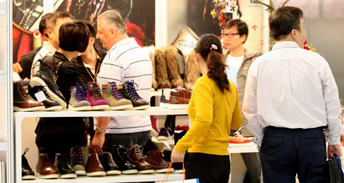 �ɡ�ʮ����滮���顱��ƤЬ��ҵδ����չ