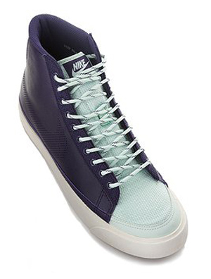ǿ��Blazer�ٴ���Ϯ��Nike Sportswear�����Ƴ�2011���¿�Blazer Mid