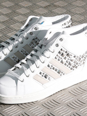 罕有窝钉提案,adidas Originals Superskate Mid Stud