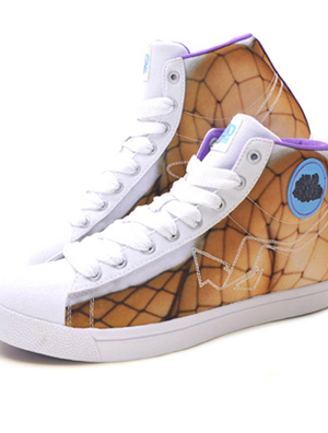 ��ɫ�����࣬��ԭ��������MAD FOOT!�Ƴ��¿�MAD STORM HI