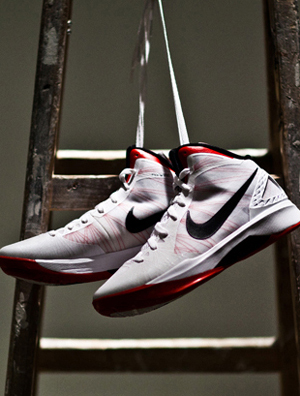 让Nike Zoom Hyperdunk尽情飞舞