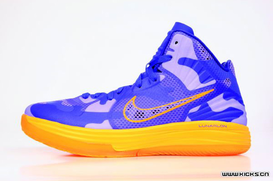 NIKE LUNAR HYPERGAMER 跑轰客