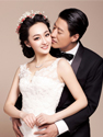 于震甜蜜婚纱照曝光 爱妻美艳分享新婚喜悦