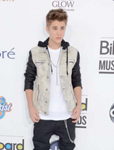 2012 Billboard Music Awards嘉宾红毯鞋服装束看点
