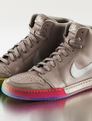Nike 释出全新设计鞋款 Nike Be True Pride Air Roya