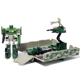 Bape x Transformers�����Ƴ�Optimus Prime Toy & Apparel