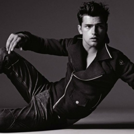 男模性感演绎Armani Jeans 2012秋冬系列