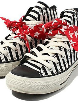 Converse 发行的最新国旗鞋款