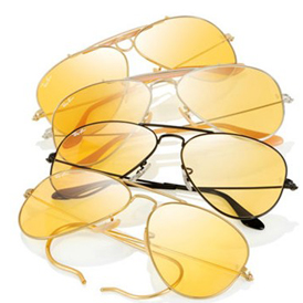雷朋推出2012
