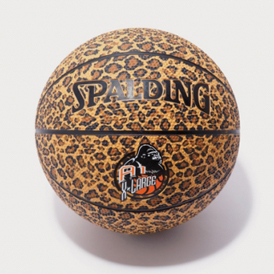 Spalding 推出瞩目十足的联名款篮球