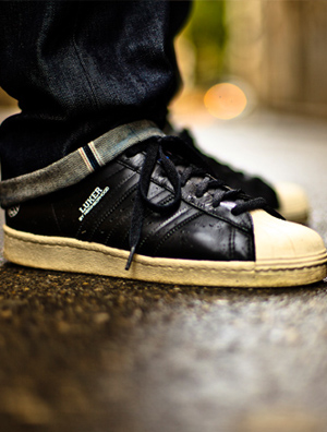 adidas Originals 推出联名配色Superstar