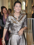 巩俐着金属色鞋服霸气现身 彰显御姐范儿