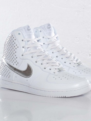 耐克推出 Air Force 1铆钉鞋款