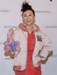 刘心悠休闲鞋服亮相时装发布会 显娇俏可爱