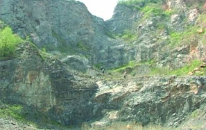 徐州小伙独自攀爬浦口山崖不幸坠亡