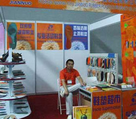 Ь��Ь����ҵ�׷��������޵�һЬչ