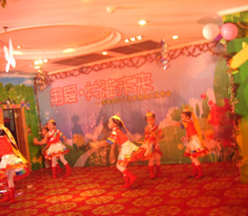 乖乖狗童鞋2008春季产品订货会现场