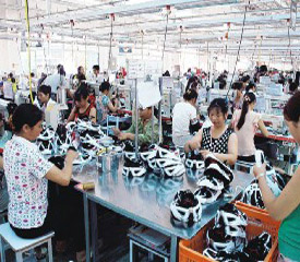 广东劳资纠纷 台资鞋厂被砸