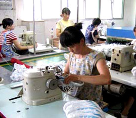 金融危机下 成都鞋企“破冰”重生